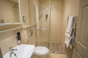 Silken Thomas Accommodation - Bathroom