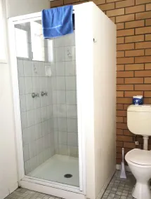 Victory Hotel Motel Gympie - Bathroom