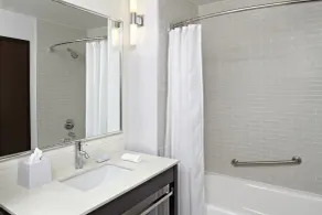 Four Points by Sheraton Sherwood Park - Chambre