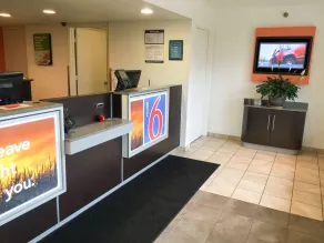 Motel 6-Roseville, MN - Minneapolis North - Reception