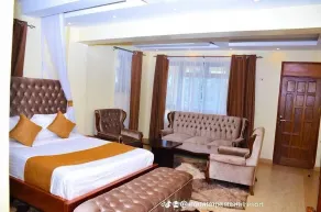 Equator Pastoral Resort - Room