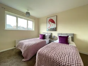 Stunning 3 bedrooms house with Garden and Free Parking - Chambre