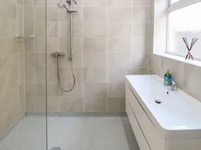Copper Coin - Bathroom