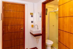 Economy Hotel - Bathroom