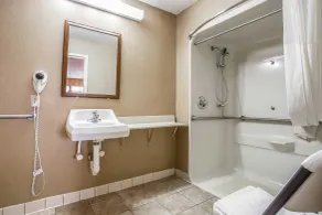 Quality Inn & Suites Ft Jackson Maingate - Chambre