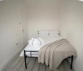Brigstock Luxe Stay Modern 2-Bed Apartment - Rum