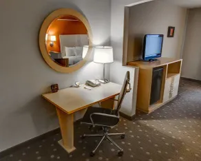 Comfort Suites Pittsburgh Airport - Room