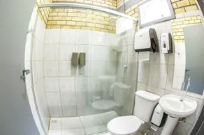 Innbox - Praia Do Rosa - Hostel - Salle de bain