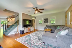 Guest House w/ Private Pond & Dock in Southbury! - Interiør