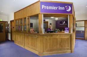 Premier Inn Milton Keynes Sw - Furzton Lake - Resepsjon