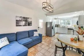 Lakeside Cedar Pines Bungalow 5 Mi to Main St! - Interior