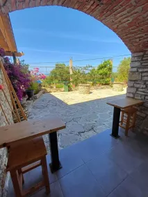 Velco BB Himara - Room