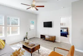 Patio Dining & Yard: Porter Escape, 3 Mi to Golf - Interior