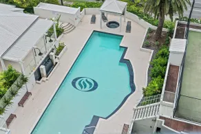 The Oasis Apartments - Piscina