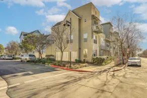 Walk to Bart Station: Richmond Townhome w/ Balcony - Innenbereich