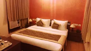 Tavisha Villa Golf Course MG Road - Room