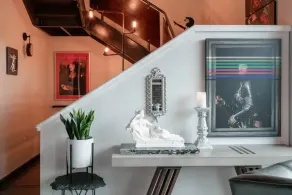 Swanky Townhome  - Værelse