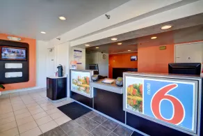 Motel 6-Windsor Locks, CT - Hartford - Hall