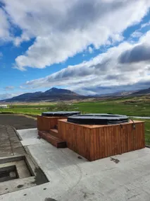 Hlín Guesthouse - Outdoor spa tub