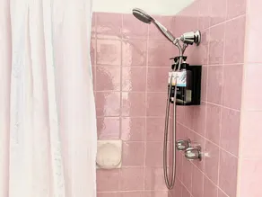 Mollymook Ocean View Motel - Welcoming Guests 18 Years and Older - Bathroom