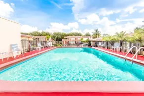 Econo Lodge Inn & Suites Florida City - Piscine