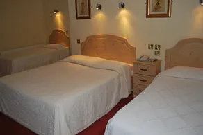 Hibernian Hotel & Leisure Centre - Habitación