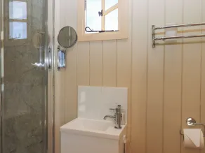 Shepherds Bliss - Bathroom