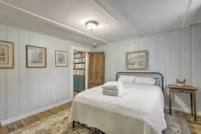 Charming Sutton Cottage: Walk to Lake & Farm! - Værelse