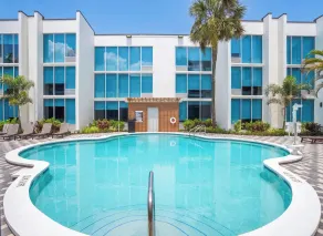 Tropical Palms Hotel - Pool