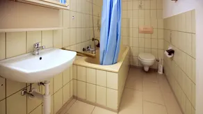 Hotel Rotes Kreuz - Badezimmer