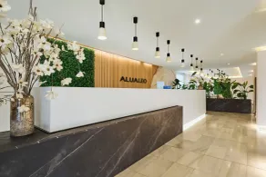 Alua Leo - Recepción