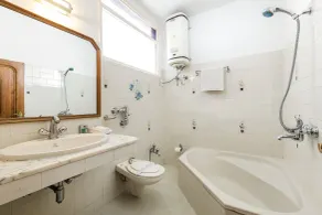 Hotel Kullu Valley - Bathroom