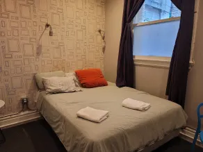 Ansonia Hotel - Hostel - Chambre