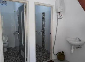 Dannu's Homestay - Bathroom