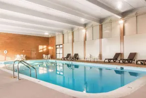 Comfort Inn & Suites Omaha Central - Piscine