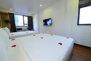 Blue Hanoi Inn Luxury Hotel - Room