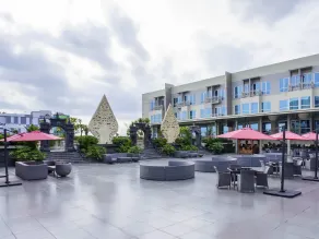 Grand Mercure Yogyakarta Adi Sucipto - Pool