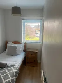 Comfortable 3 Bedroom House-ng5,sleeps 5 - Room