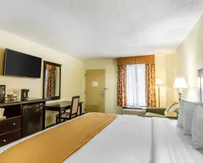 Quality Inn & Suites Conference Center Statesboro Historic District - Chambre