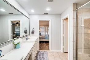 Lake Gem: Private Dock & Large Patio in Lewisville - Innvendig