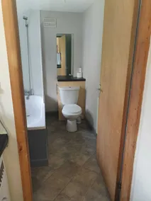 Comfortable Homestay in Stoke - Bathroom