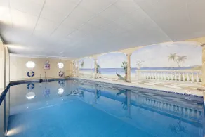 Club Marbella del Crown Resorts - Piscina