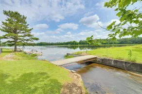Group Getaway: Lakefront Retreat in Fayetteville! - Innvendig