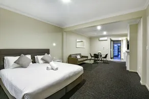 Aloha Central Premium Studios - Room