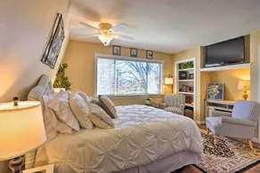 Lake Arrowhead Studio Near Hiking w/ Hot Tub - Interior