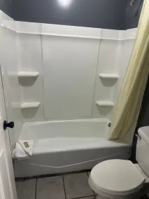 Carolina Inn - Bathroom