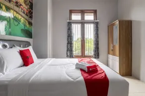 RedDoorz @ Jemursari Surabaya 2 - Room