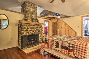 Cabin w/ Trails + Creek! 23 Mi to Camelback Slopes - Interiør