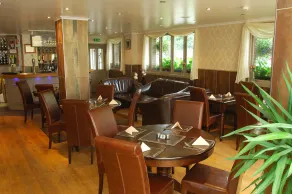 New Overlander Inn - Restaurant