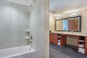 Holiday Inn University Plaza-Bowling Green by IHG - Chambre